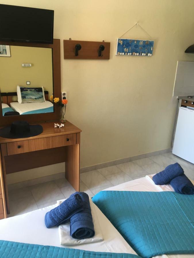 Aparthotel Dionisos Blue à Paralia Dionisiou Extérieur photo